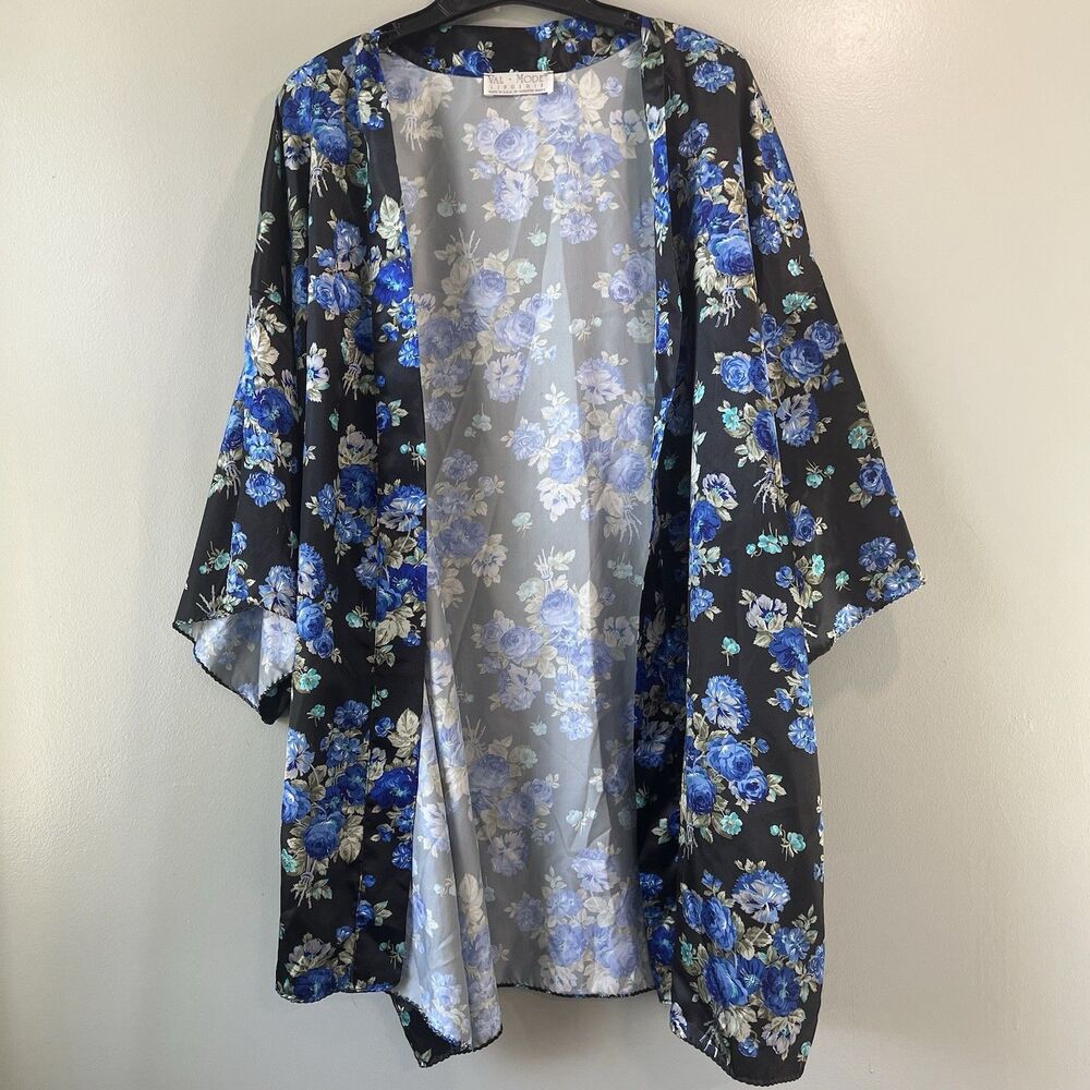 Val-mode Lingerie Black with blue florals satin kimono Robe, size Large‎